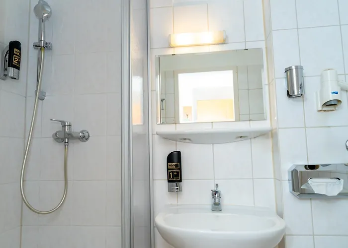 Lumen Am Hauptbahnhof Hotel 3*