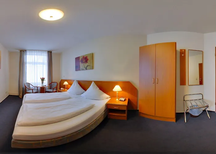 Lumen Am Hauptbahnhof Hotel 3*