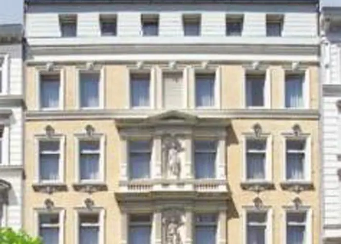 Hotel Lumen Am Hauptbahnhof 3*