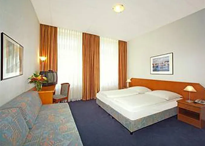 Lumen Am Hauptbahnhof Hotel 3*